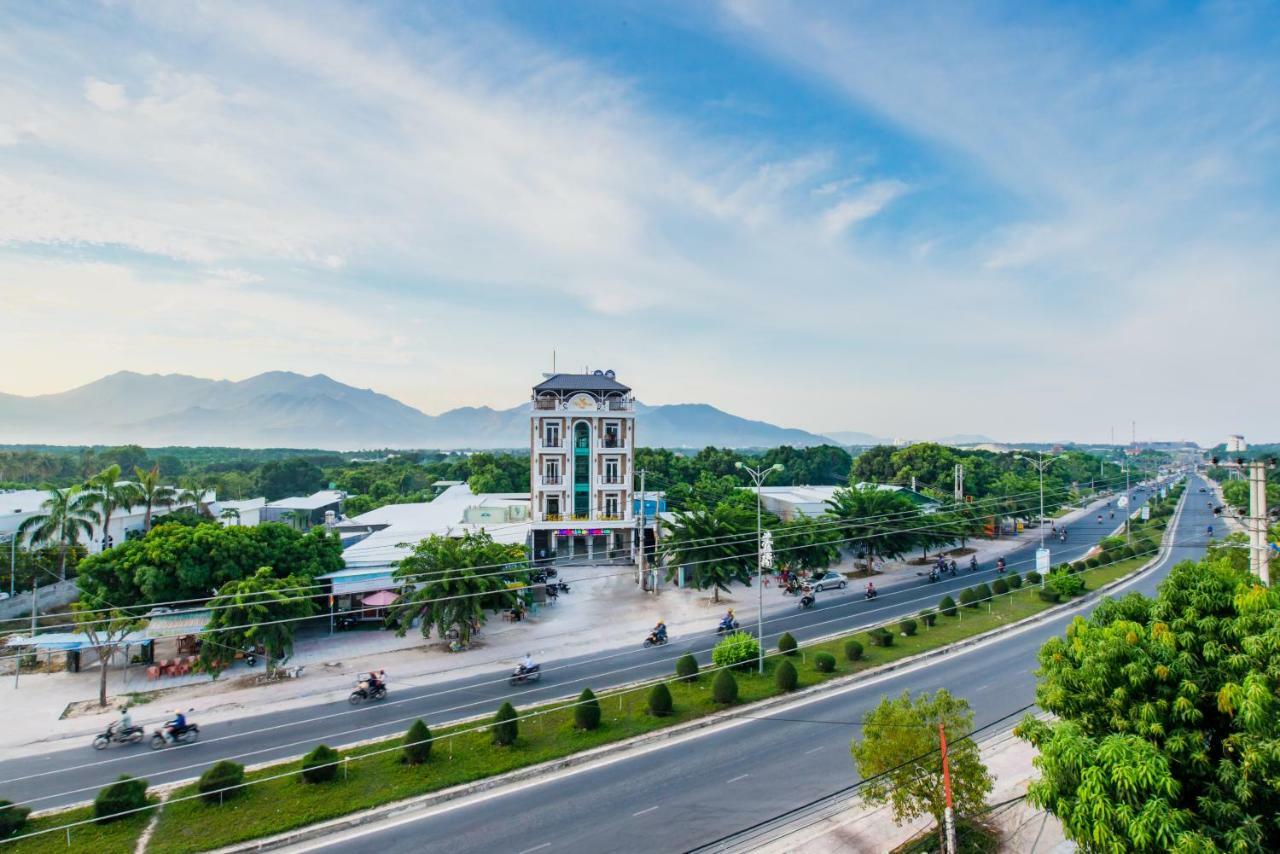 Thoi Binh Hotel Cam Lam Extérieur photo